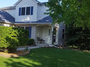 5803 Stonebridge Trl, McHenry, IL 60050