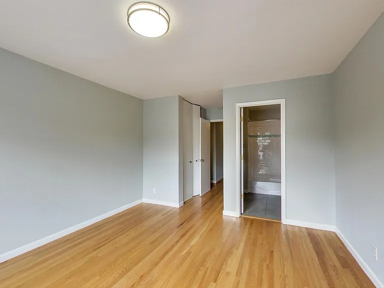 205 Collins St #4 — Photo 21