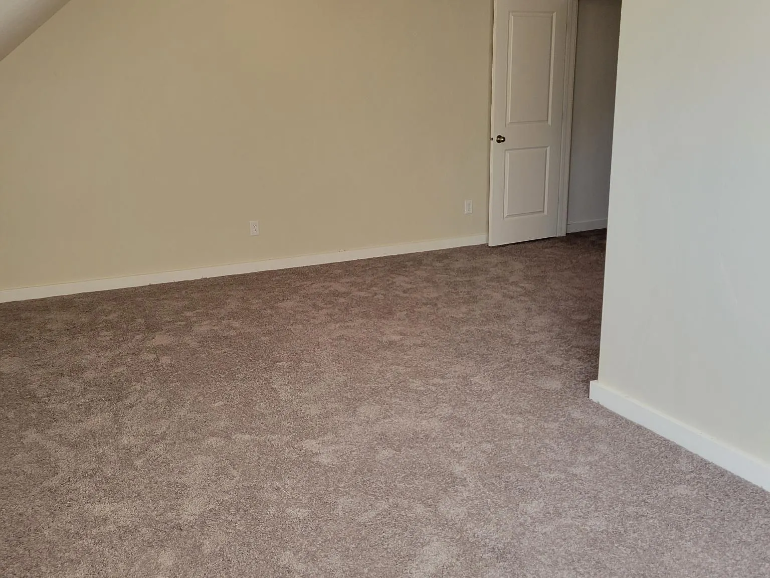 2 bed, 684 sqft, $925 — Photo 4