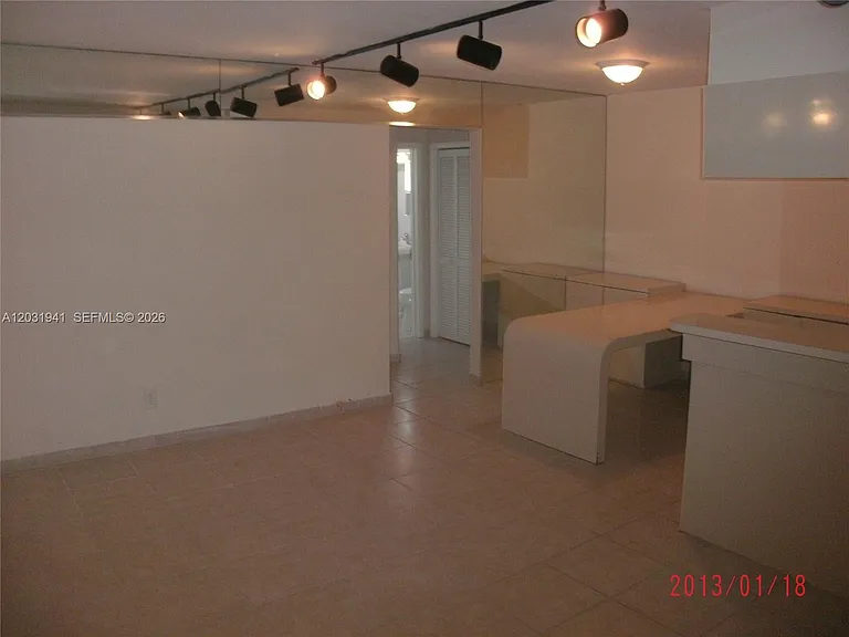 2700 NE 135th St #30 — Photo 4
