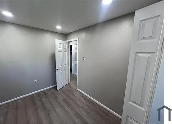 1322 S Newkirk St — Photo 3