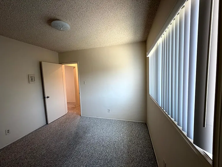 307 N Curtis Ave — Photo 10