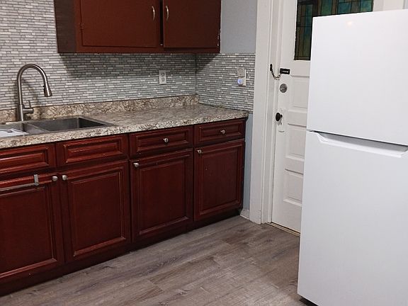 3rd image of 763 West Ave Unit 1