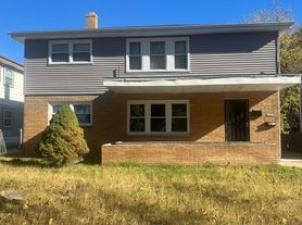 84th St- 5922-24, 5922 Lower