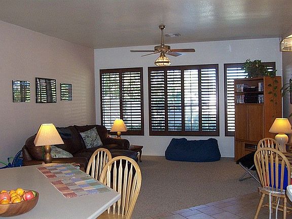 Family Room Adjacent to Kitchen - Perfect for Entertaining
