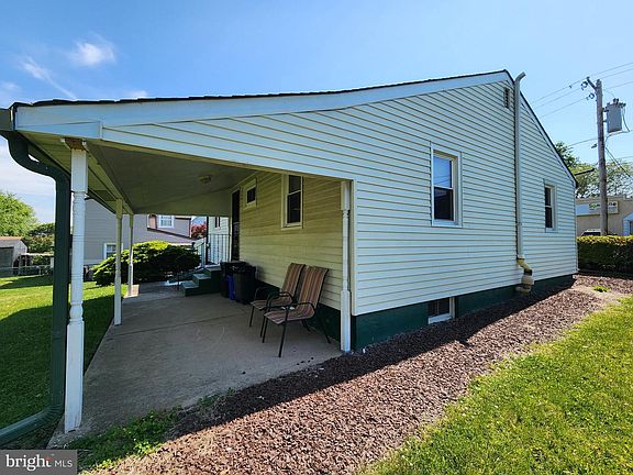 4th image of 536 Harding Ave