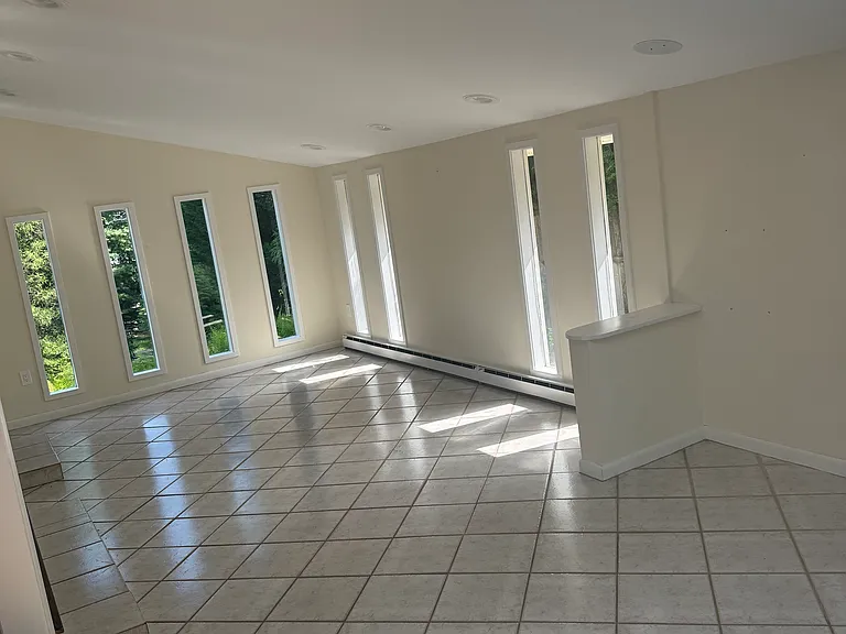 14 Long Lots Rd — Photo 4