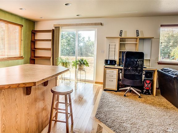 4th image of 10826 189th Ave NE