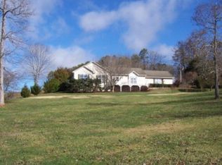 68 N Bentwood Ln, Franklin, NC 28734