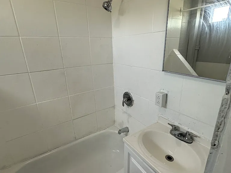 25 Green St #3C — Photo 8
