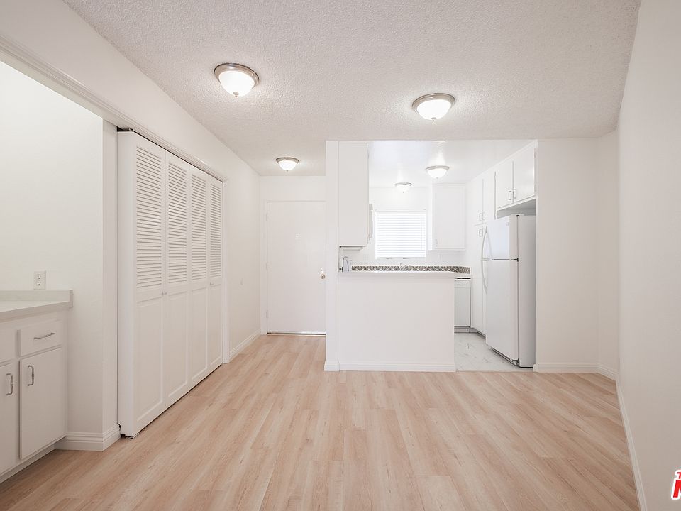 1st image of 1028 7th St APT 202