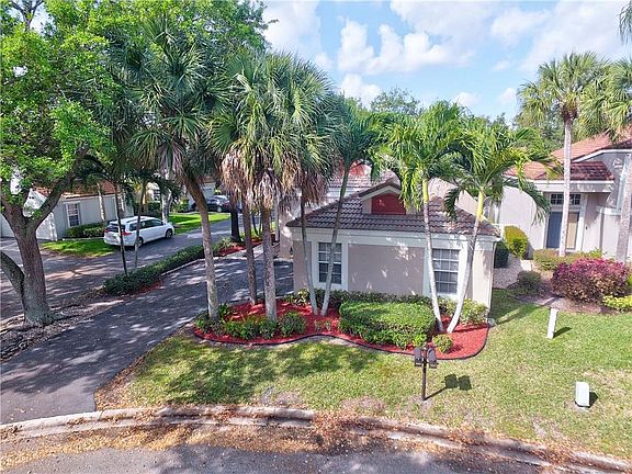2nd image of 1001 NW 104th Ave