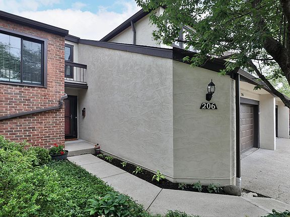 2nd image of 206 Saint Pierre St #3-B