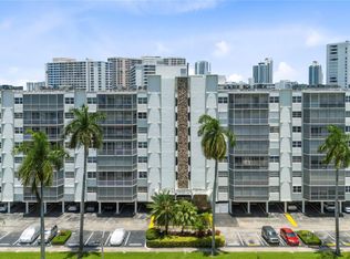 400 Diplomat Pkwy APT 403, Hallandale, FL 33009