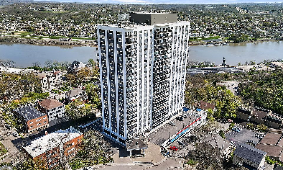 1st image of 2200 Victory Pkwy Unit 2600