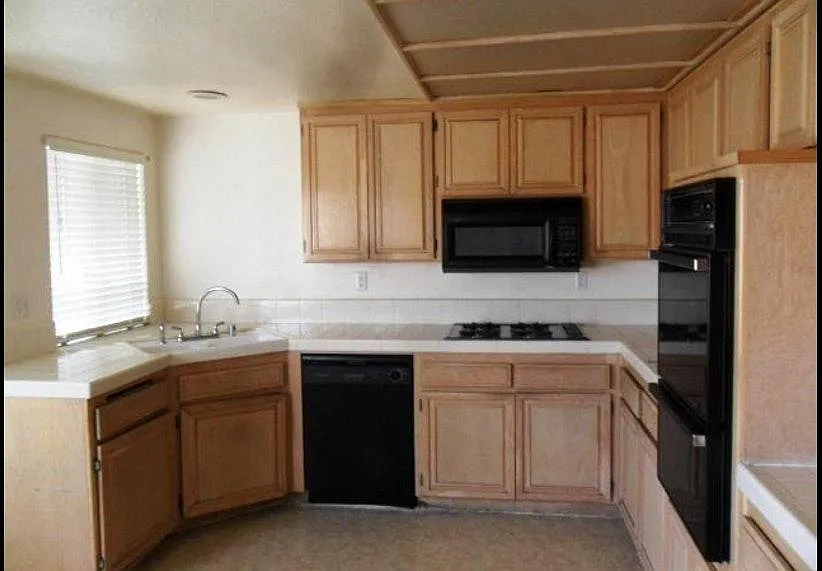 4 bed, 1853 sqft, $3,350 — Photo 4
