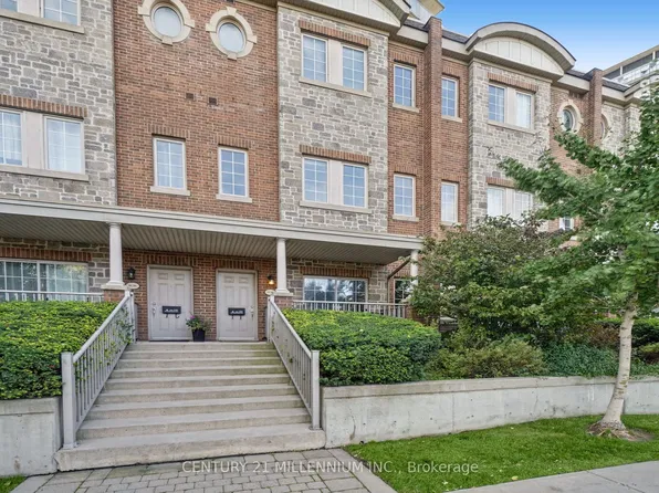 15 Windermere Ave #Townhouse 109, Toronto, ON M6S 5A2