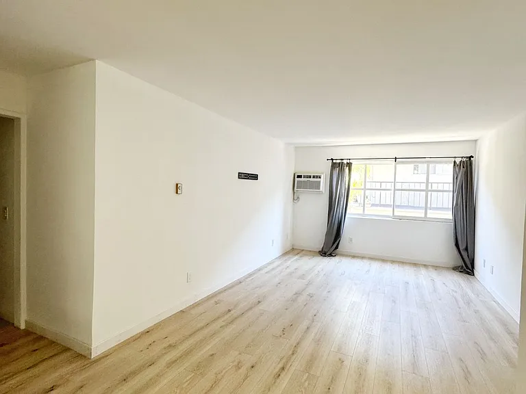 1351 N Orange Dr #117 — Photo 15