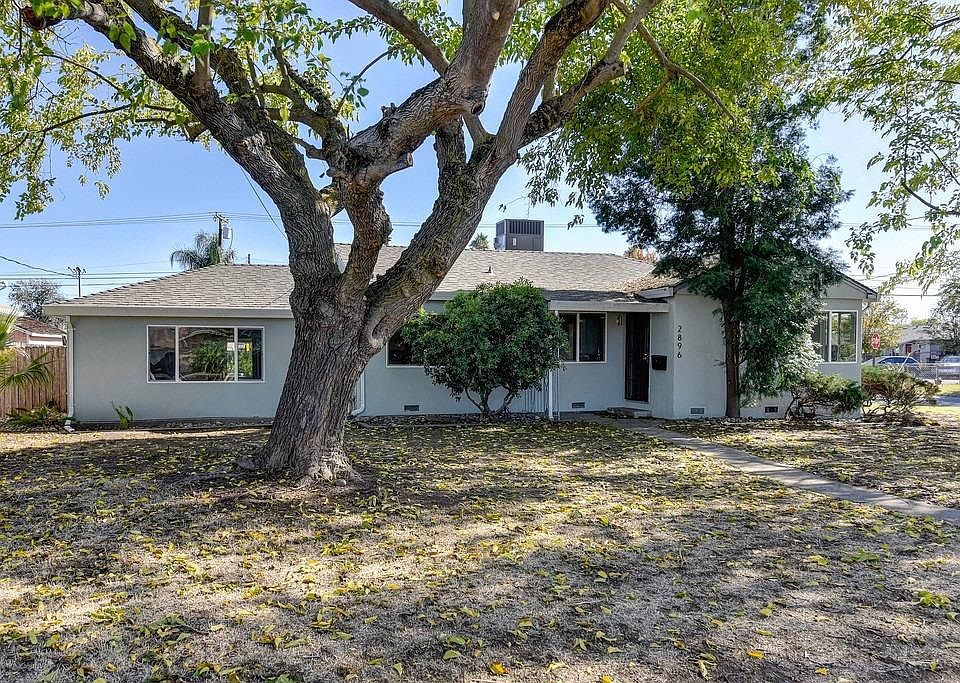 1st image of 2896 Heron Way