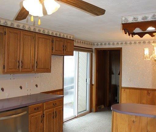 3rd image of 23 Parkway Dr