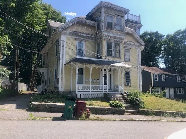 23 11th St APT 2, Lowell, MA 01850