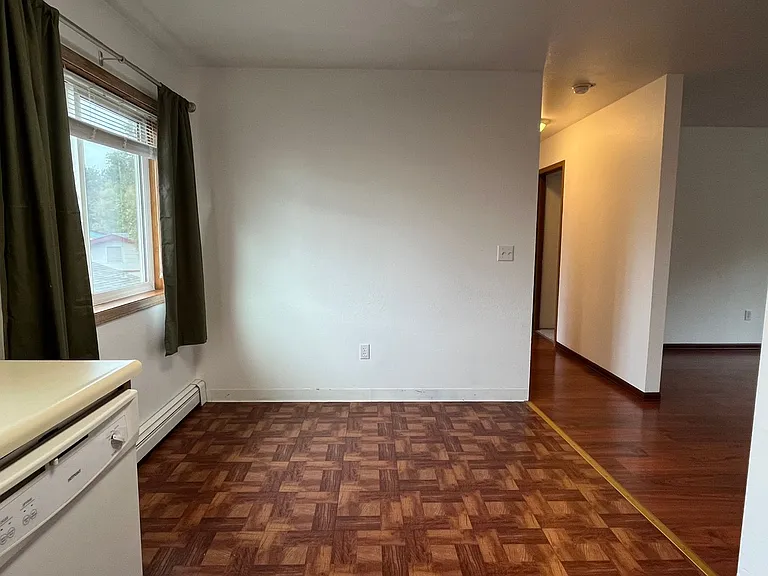 4897 Dartmouth Dr — Photo 6