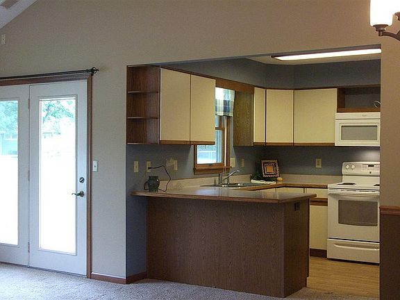 4th image of 244 Claiborne Dr