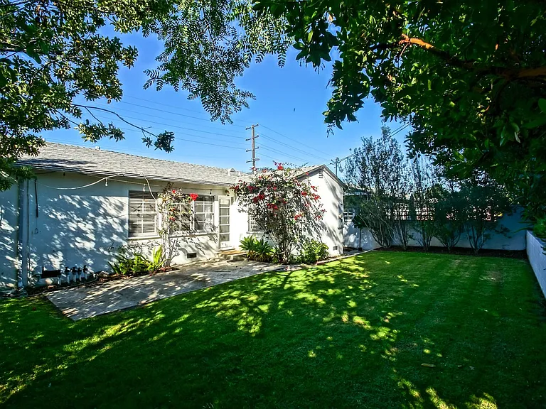 14226 Isis Ave — Photo 5