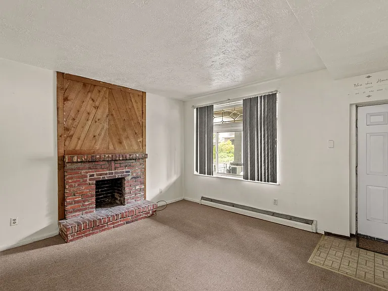 2232 Woodstock Avenue — Photo 6
