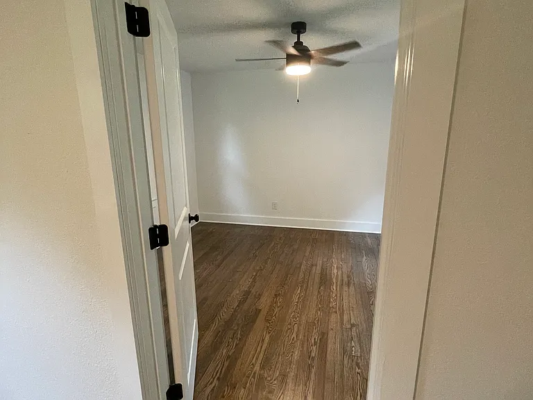 8007 Greenway Dr — Photo 12