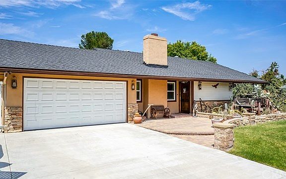 3rd image of 14940 Sandalwood Ln