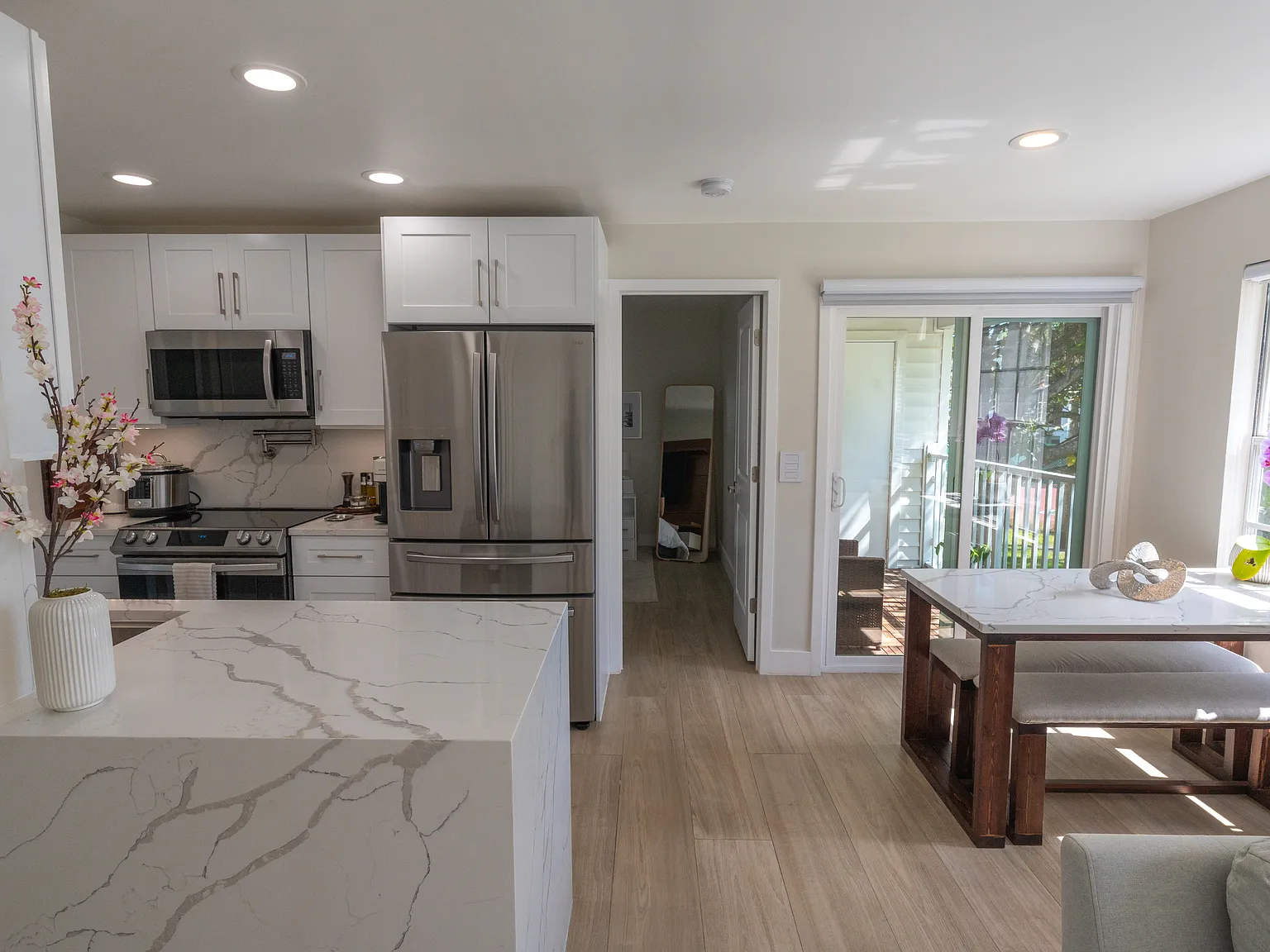 2 bed, 1097 sqft, $3,000 — Photo 3