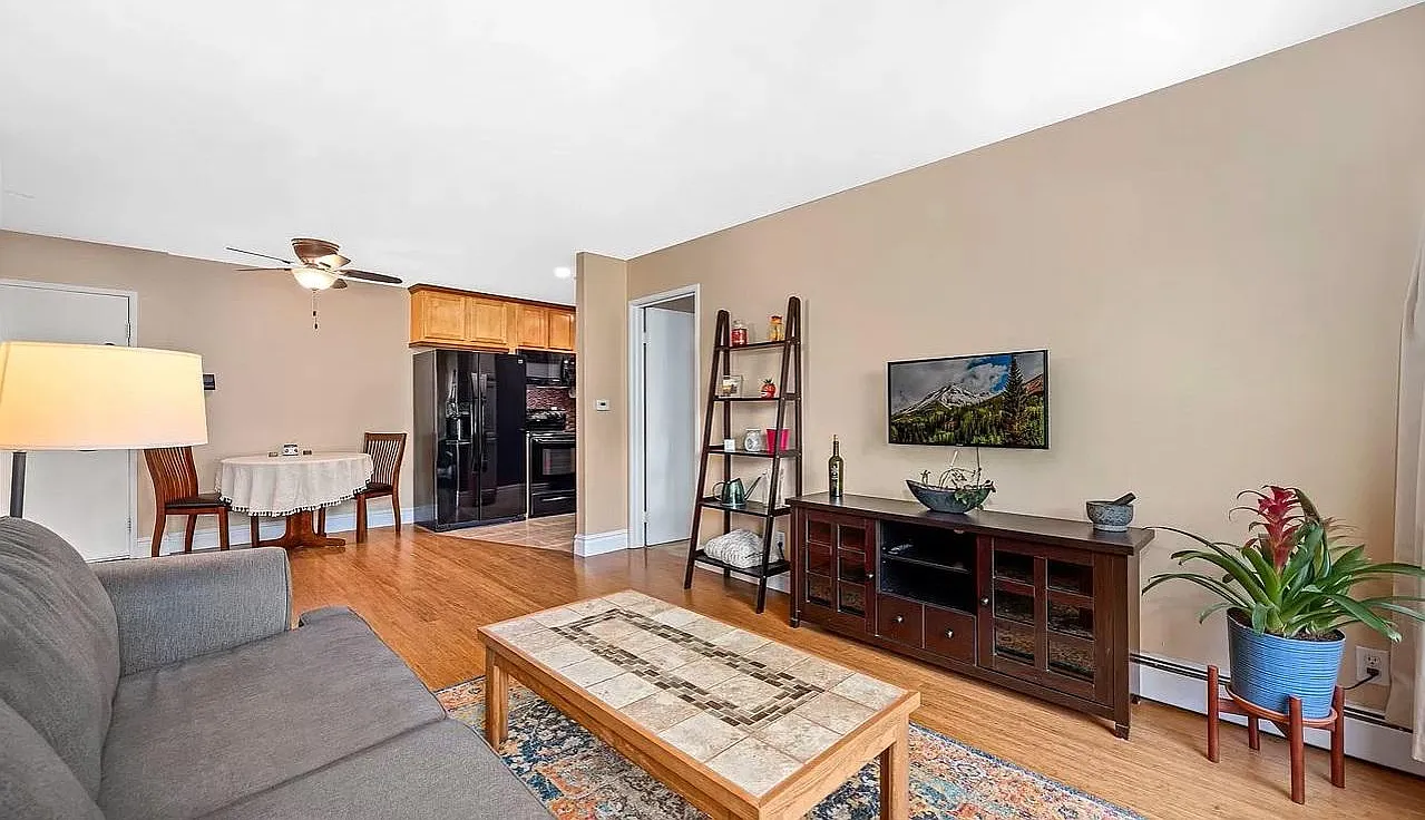 2 bed, 759 sqft, $2,150 — Photo 2