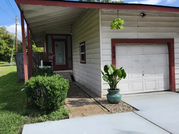 804 Winding Way St, Lake Jackson, TX 77566