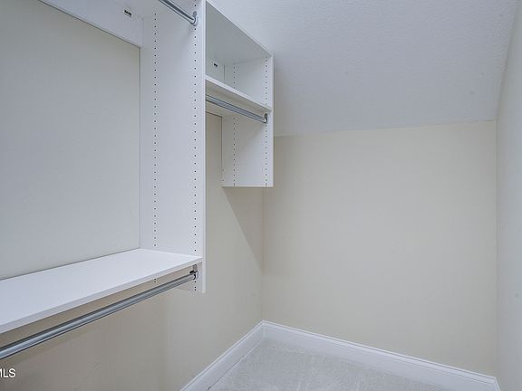 51st image of 405 Heather View Dr