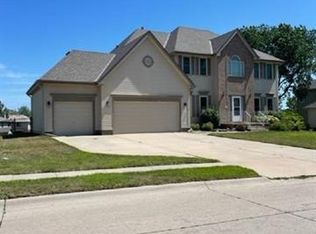 1702 Spencer St, Bellevue, NE 68123