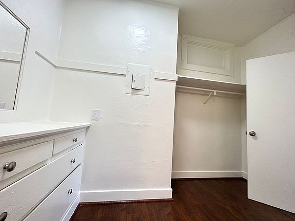 5th image of 1010 E 2nd St #7