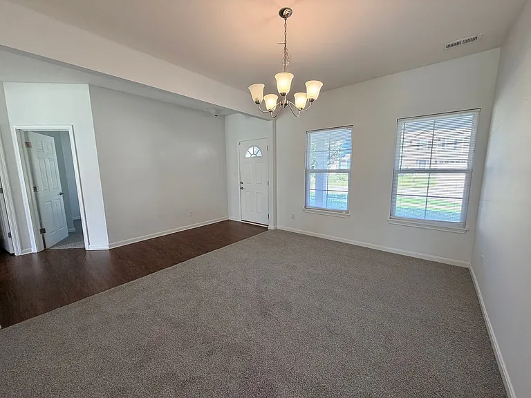 1321 Horse Shoe Bnd — Photo 3