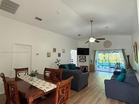 5th image of 803 Sandy Ridge Dr 0