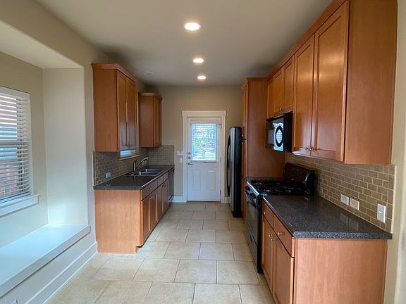 5th image of 1601 Miriam Ave Unit 109