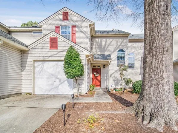 1258 Lake Dr, Newport News, VA 23602