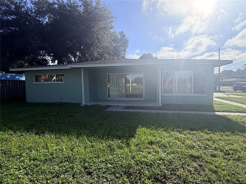 4 bed, 2.0 bath, 1807 sqft, $2,200 — Photo 4