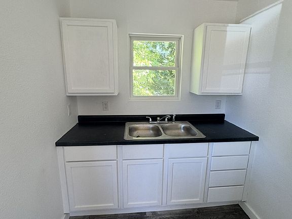 3rd image of 271B Shadowrock Dr