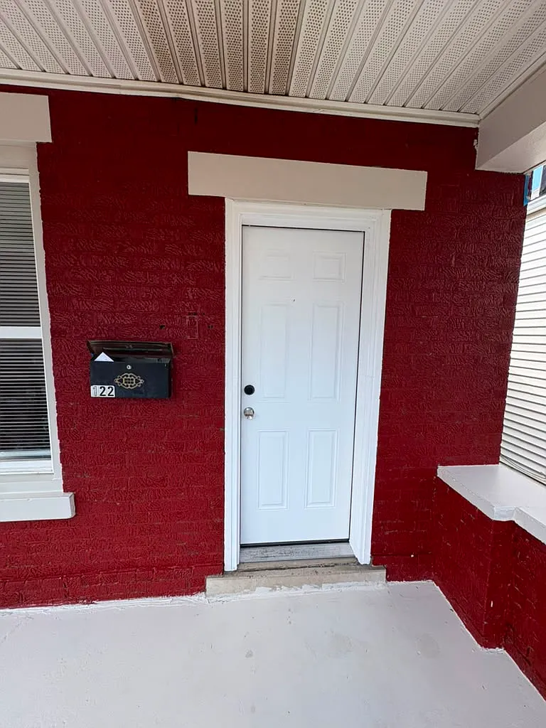 122 W 15th St — Photo 3