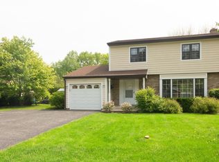 249 Pine St, Deerfield, IL 60015