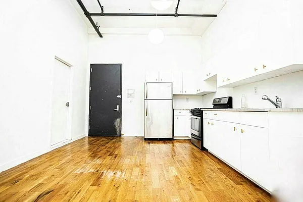 Rented by Rentall Group Inc | media 2