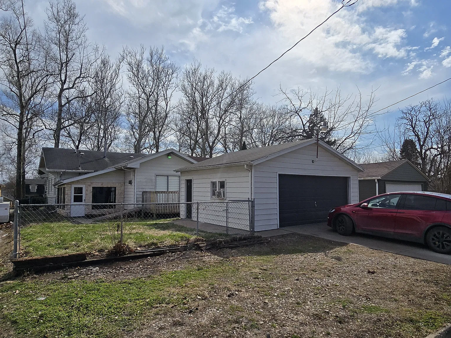 3 bed, 2000 sqft, $1,899 — Photo 1