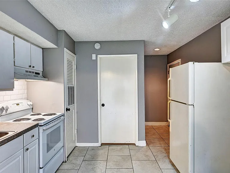 12900 Walden Rd #6 — Photo 9