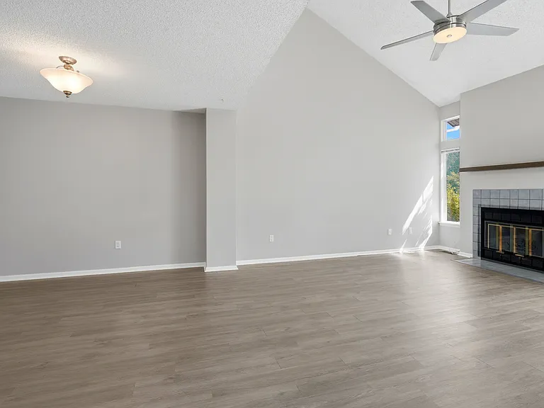 9010 Bear Mountain Dr — Photo 5