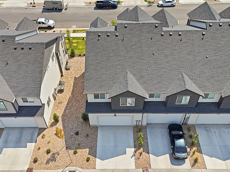 13728 S Devers Dr — Photo 39